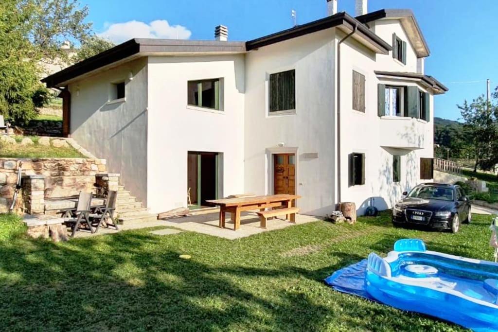 Prada Beauty Through Pastures And Garda * Castelletto Di Brenzone